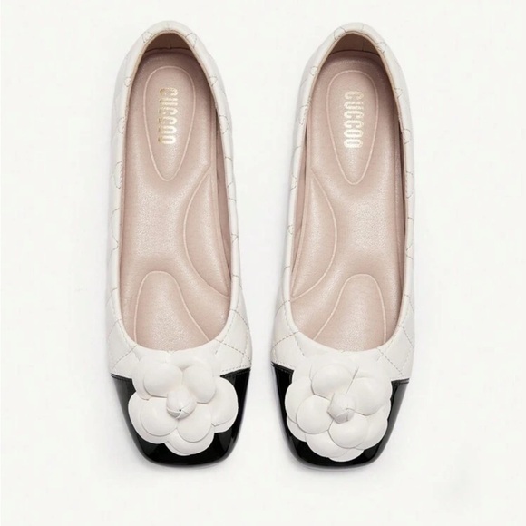White and Black Women's Flats - Picture 1 of 5